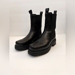 NA-KD chelsea boots